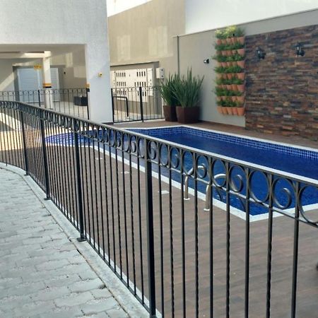 בומבינאס Var-101A Dpto Amplio En Condominio Cerrado Con Piscina מראה חיצוני תמונה